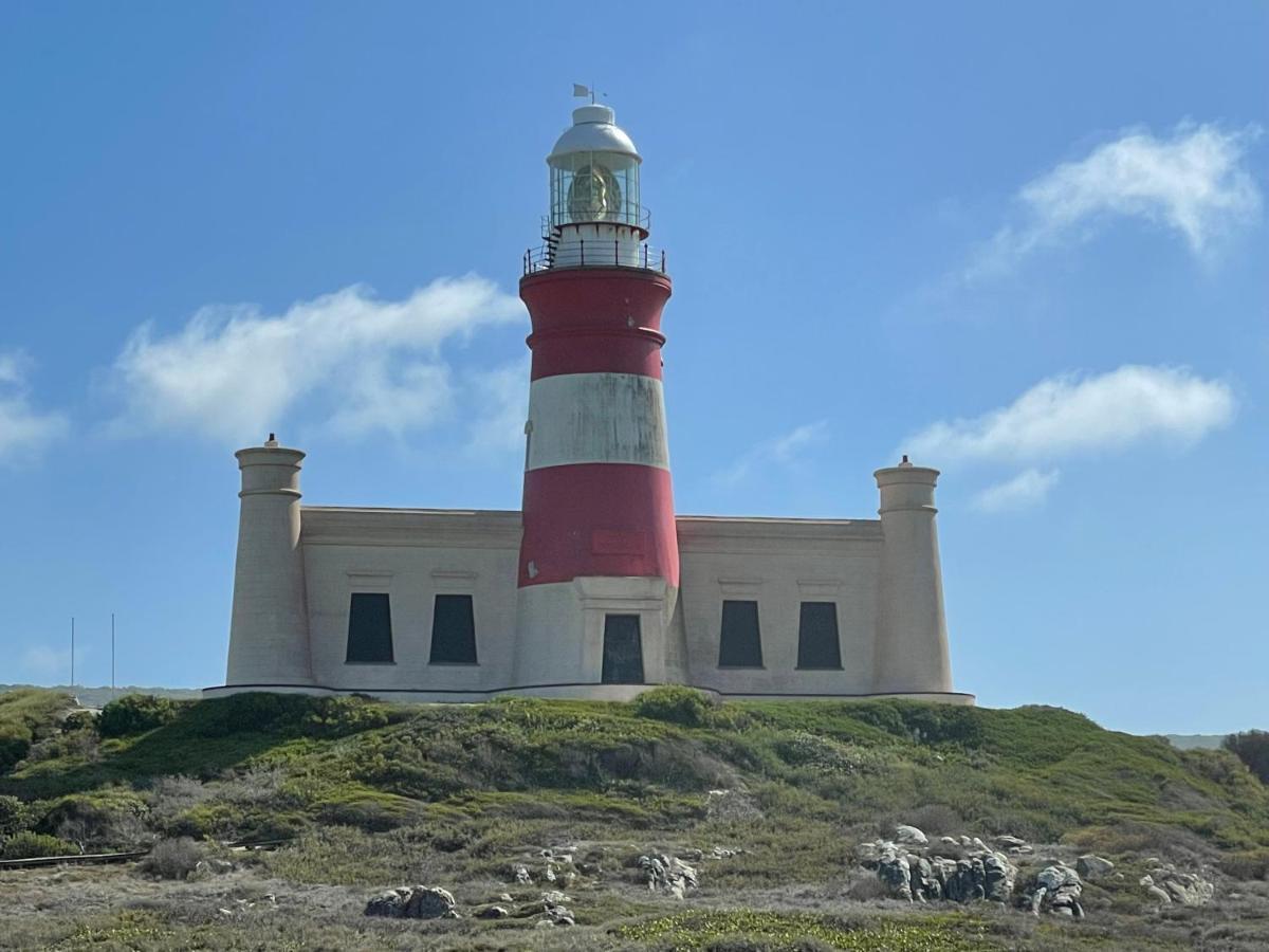 Hotel Cliff Haven Struisbaai Esterno foto