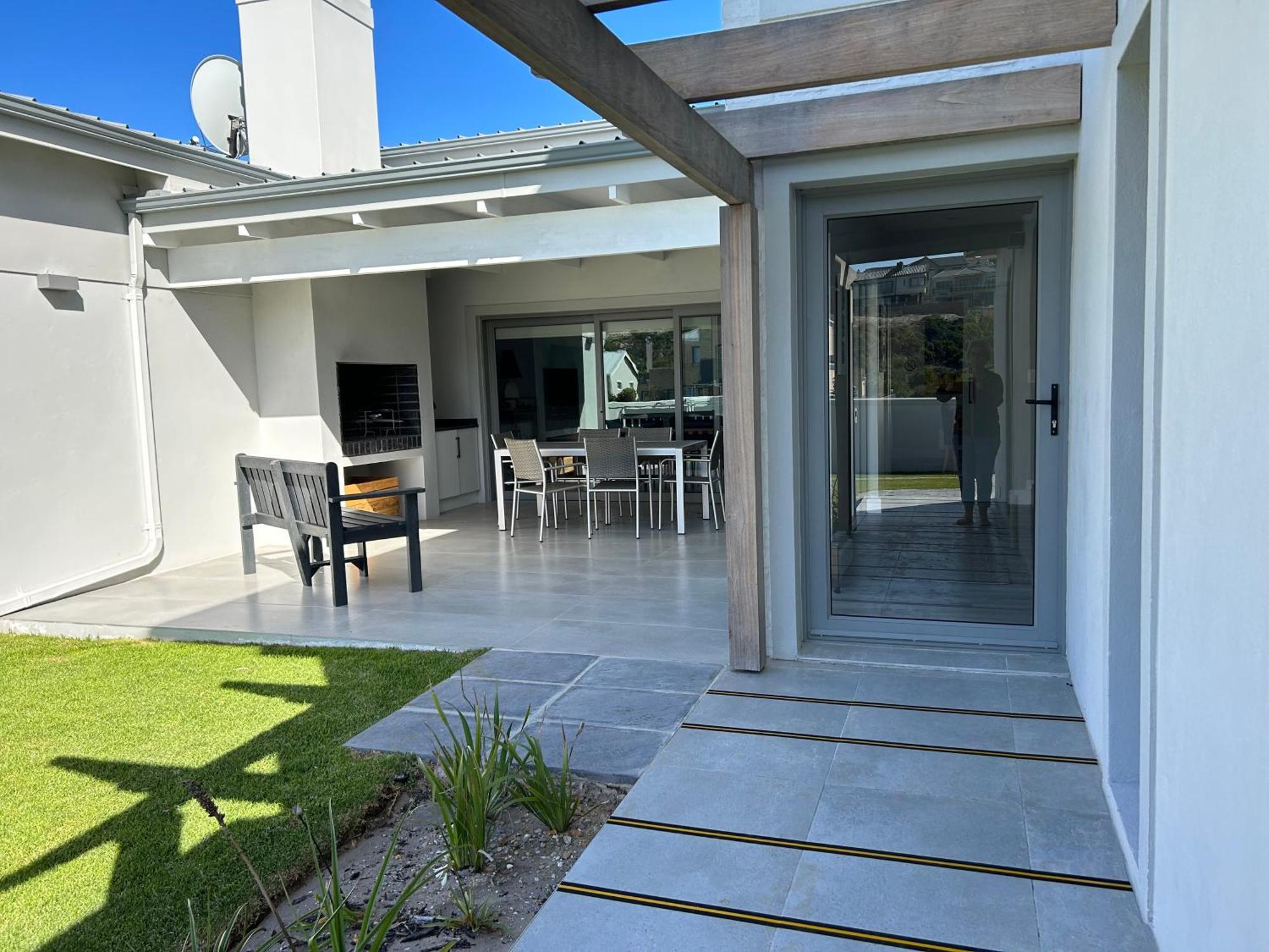 Hotel Cliff Haven Struisbaai Esterno foto