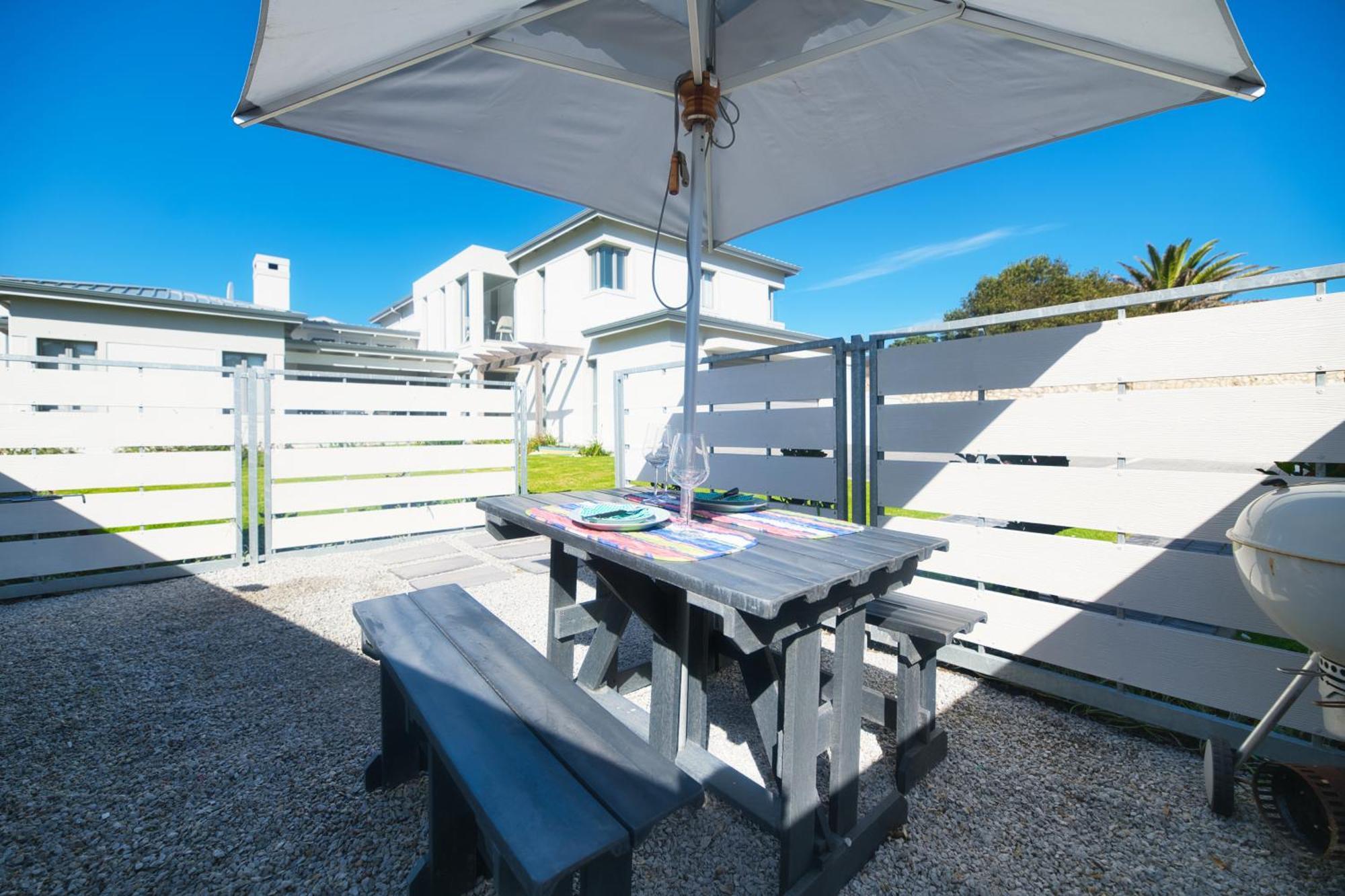 Hotel Cliff Haven Struisbaai Esterno foto